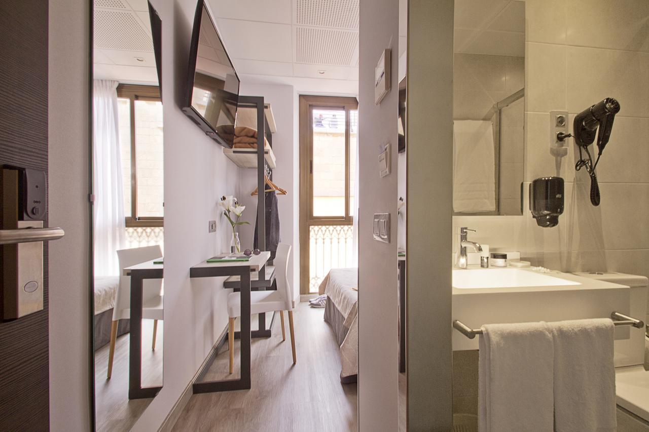 Hostal Benidorm Barcelona Buitenkant foto
