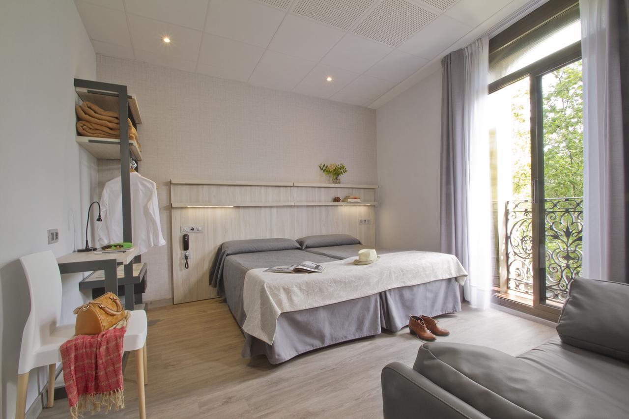 Hostal Benidorm Barcelona Buitenkant foto