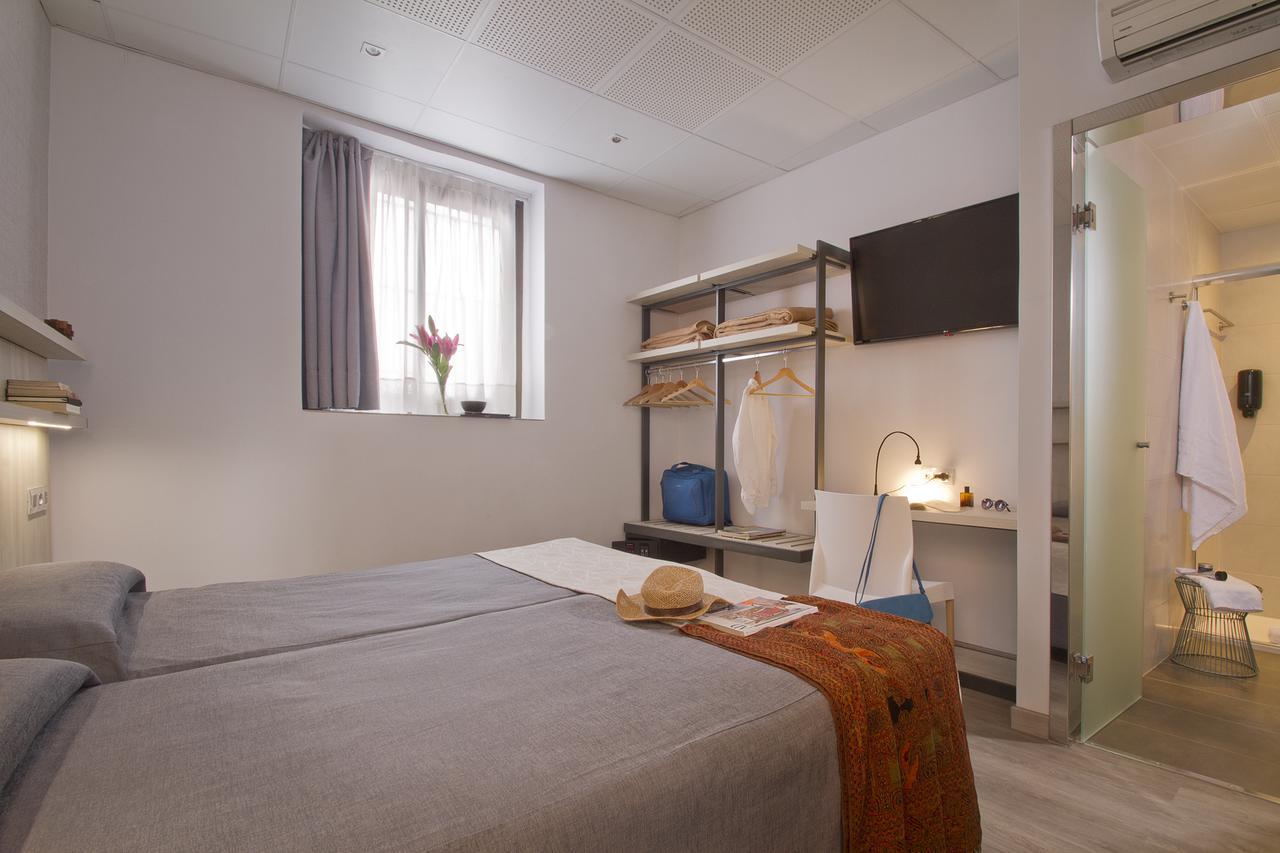 Hostal Benidorm Barcelona Buitenkant foto