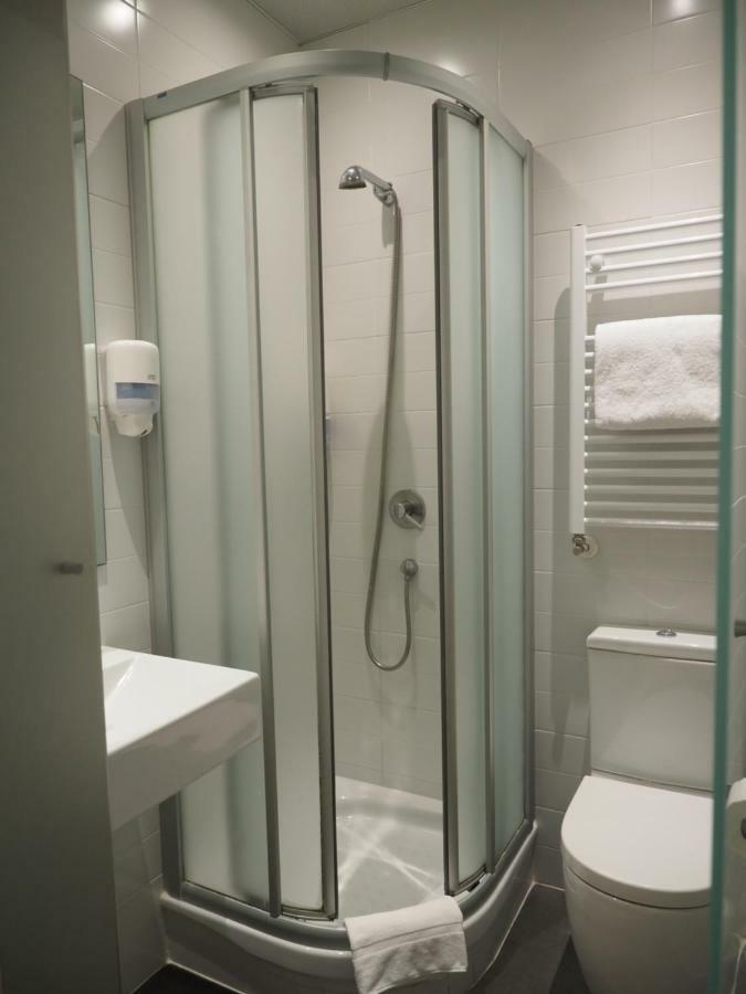 Hostal Benidorm Barcelona Buitenkant foto
