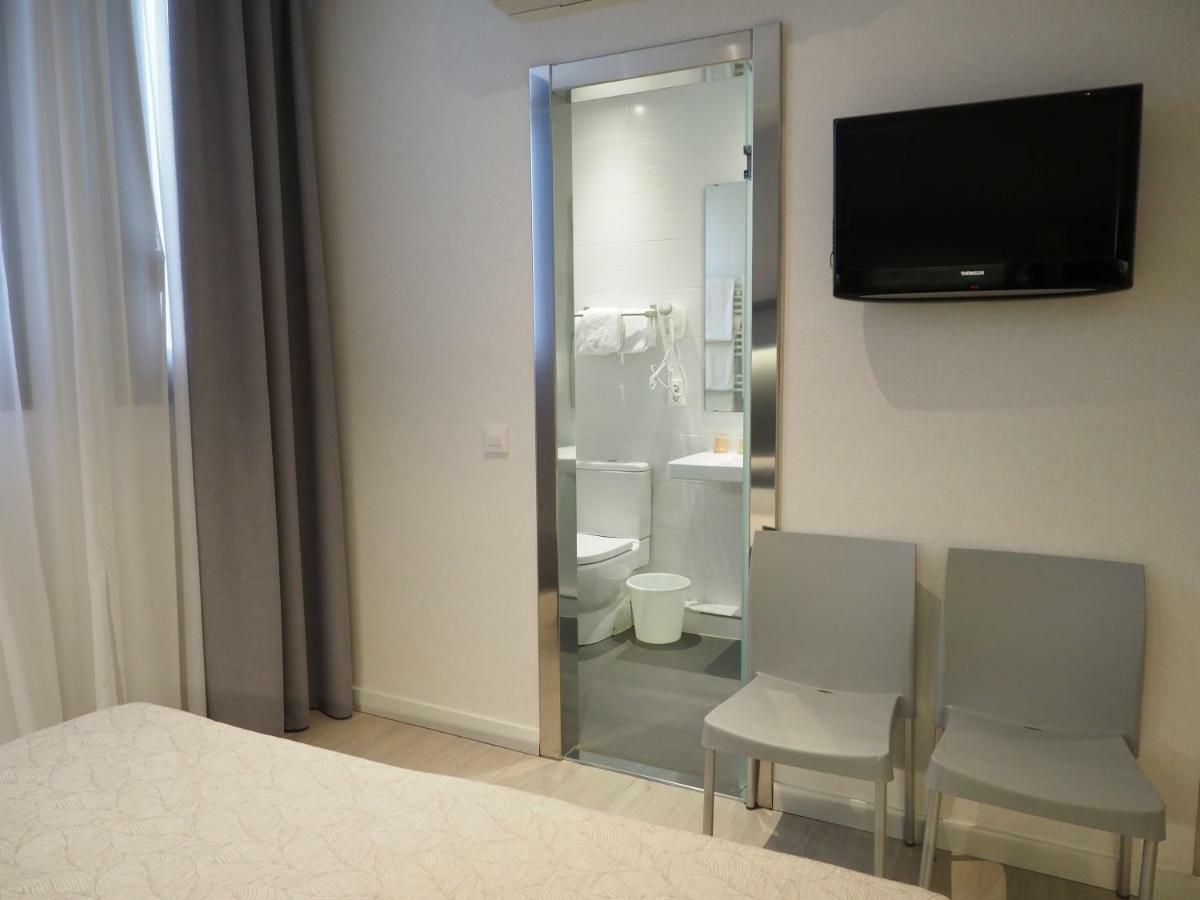 Hostal Benidorm Barcelona Buitenkant foto